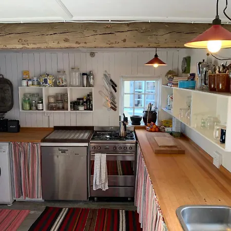 Hébergement de vacances Timberframe House Near Harbour